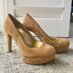 NINE WEST SUEDE BEIGE HEELS